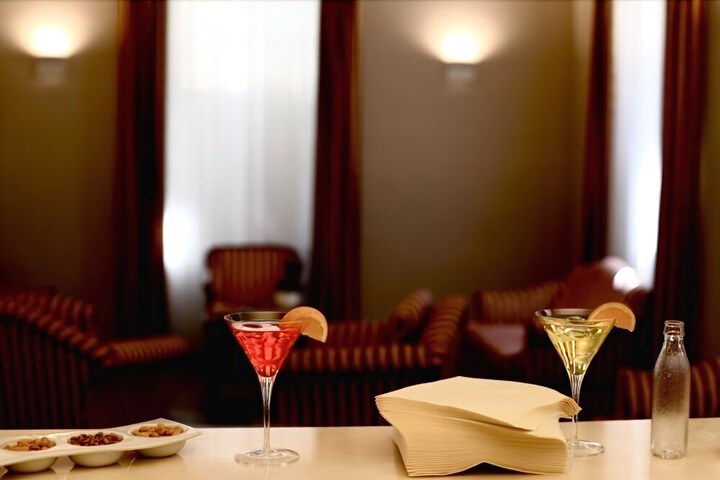 Hotel Lounge