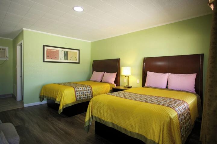 Room 7 of 13