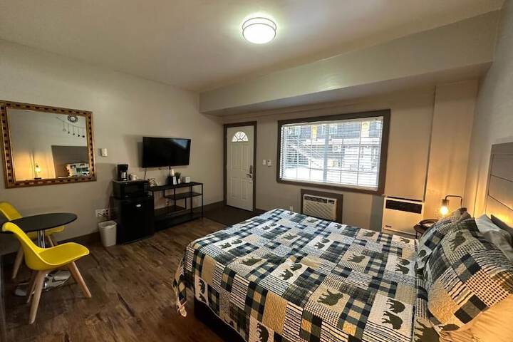 Room 5 of 20