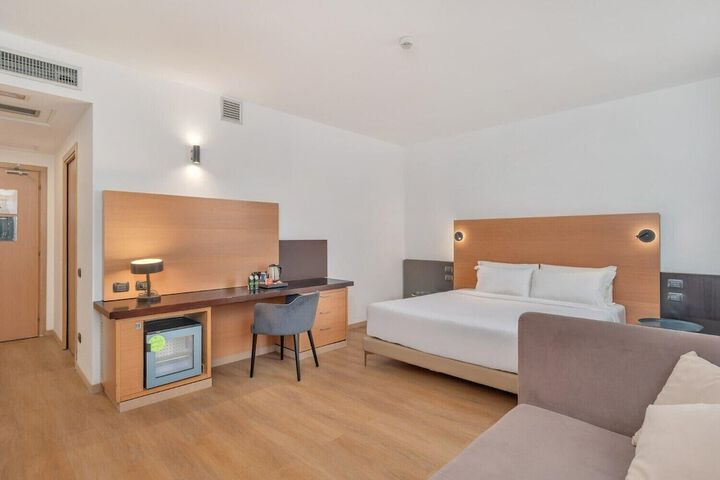 Room 16 of 31