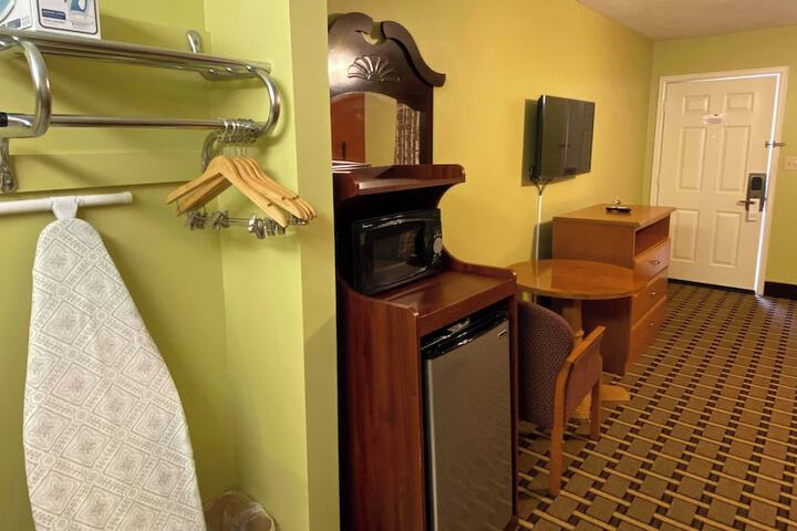 Room 8 of 22