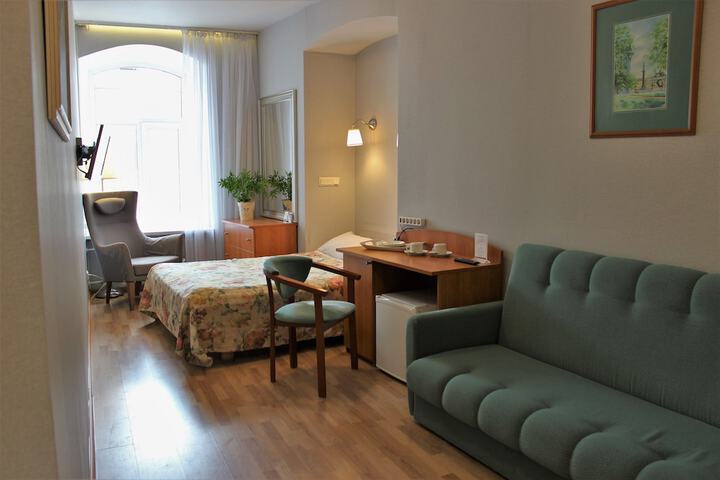 Room 6 of 53