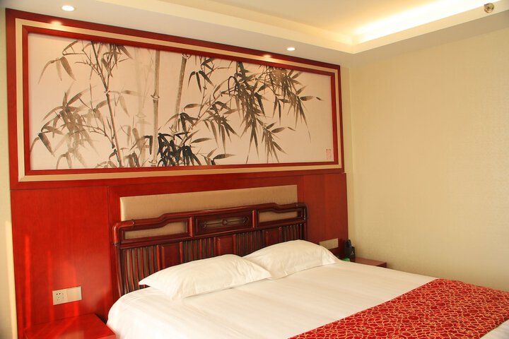 Room 13 of 29