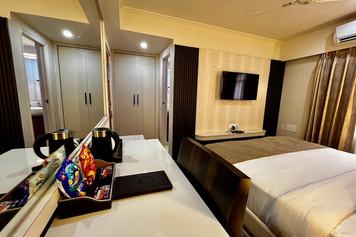 Room 27 of 67