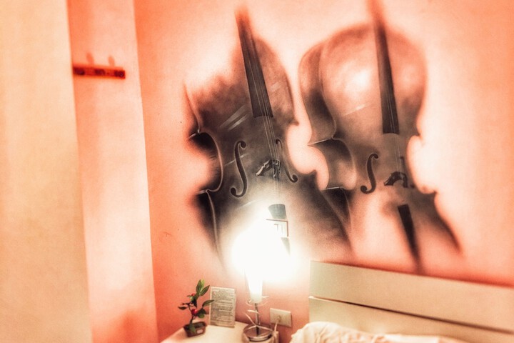 Room 9 of 42