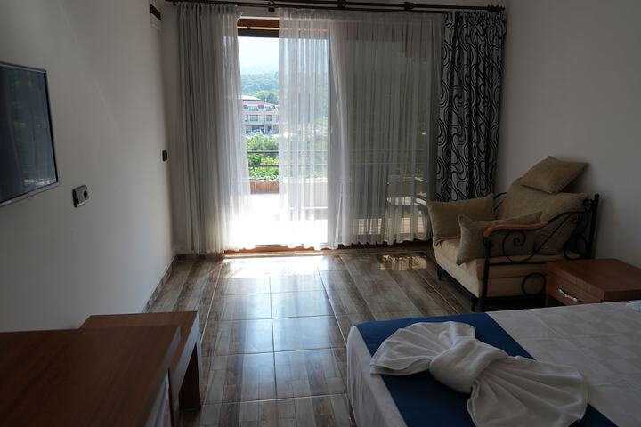 Room 9 of 29
