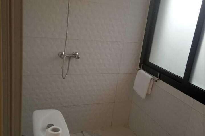 Room 2 of 28