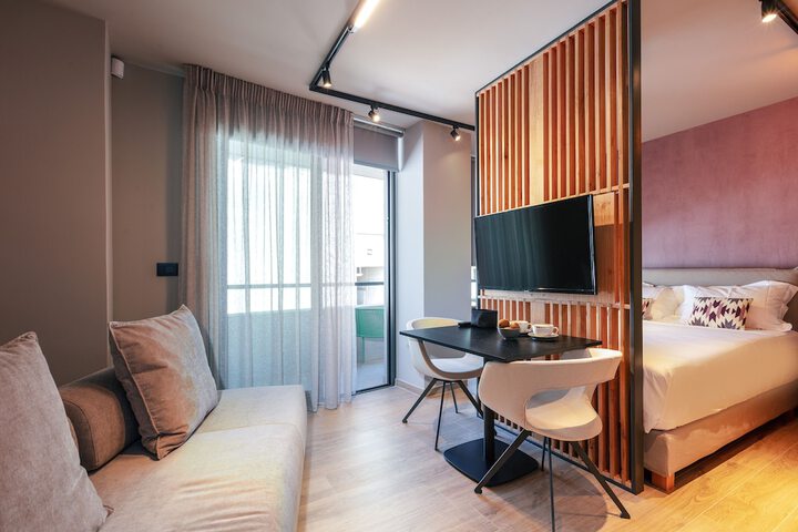 Room 44 of 85