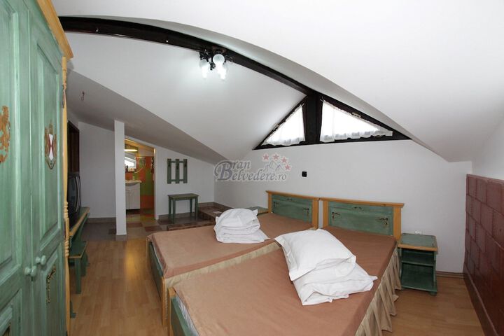 Room 4 of 52