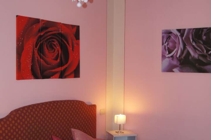 Room 8 of 113