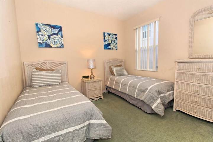 Room 6 of 20