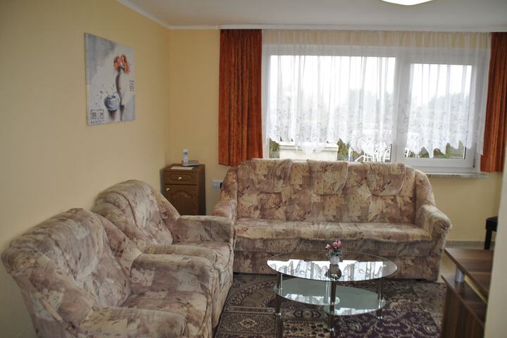 Room 10 of 33