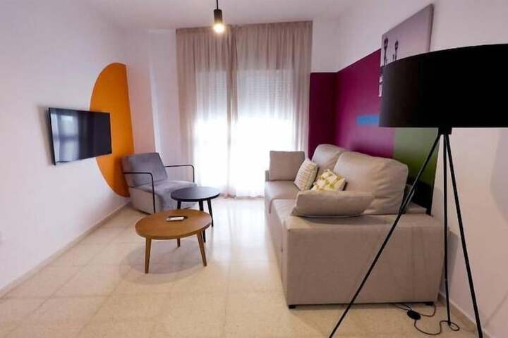 Room 12 of 20