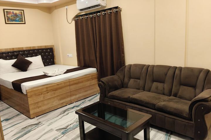 Room 3 of 6