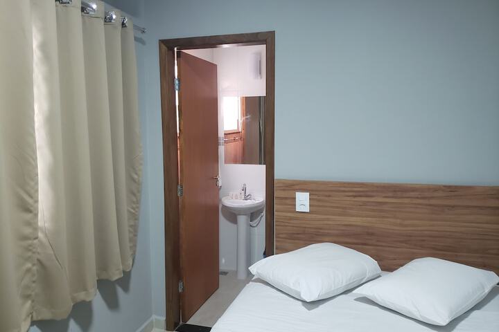 Room 13 of 33