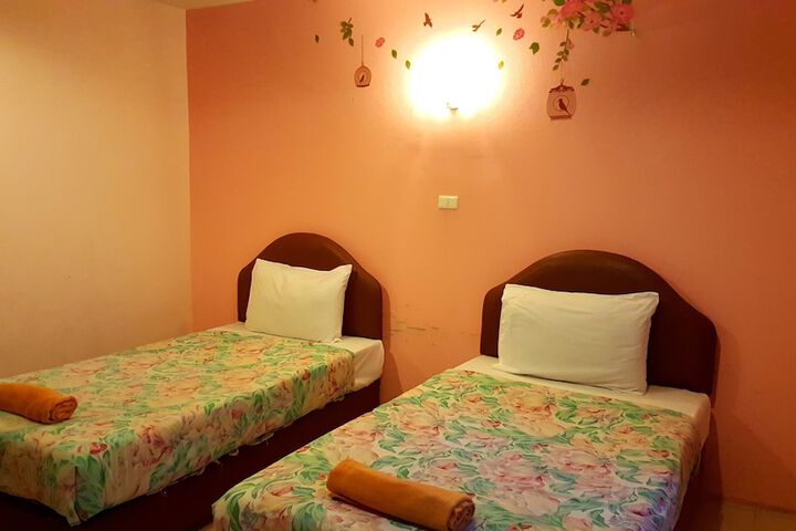 Room 6 of 71