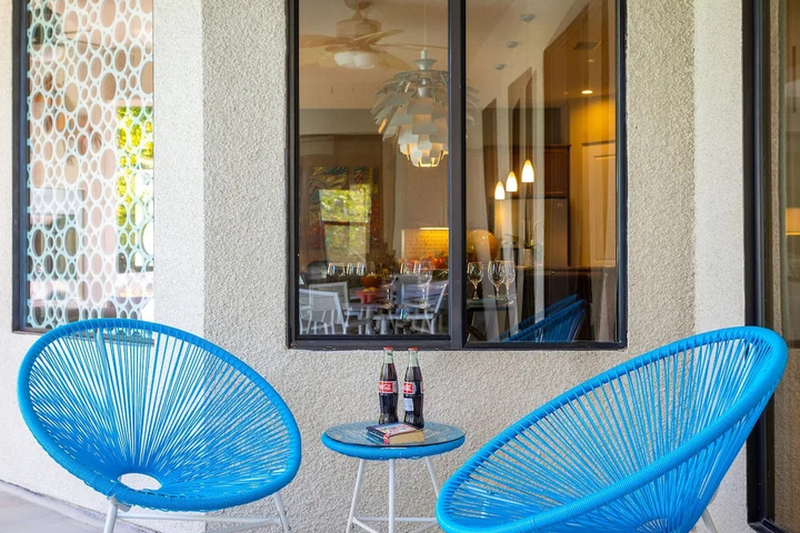 Room 10 of 24
