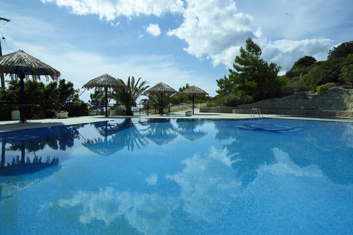 Pool Hotel
