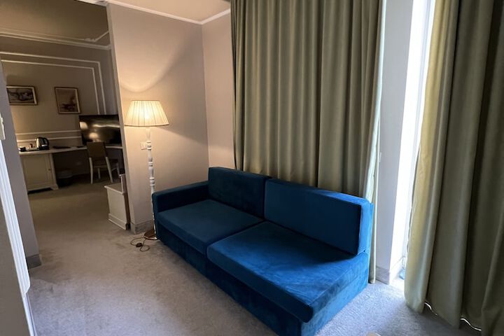 Room 34 of 164