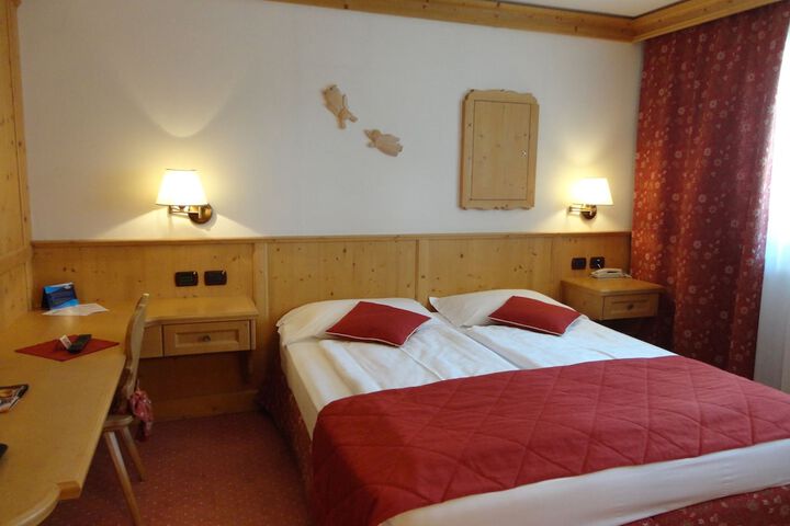 Room 42 of 97