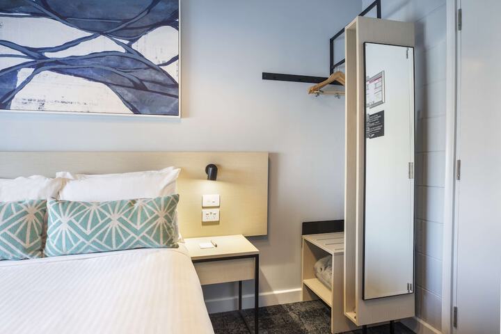 Room 15 of 90