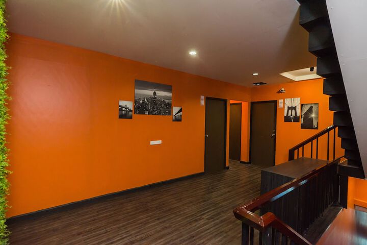 Ballroom/Hall 32 of 44