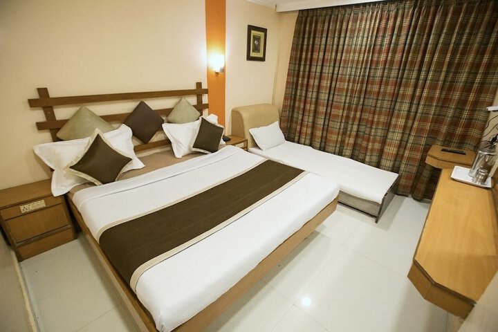 Room 6 of 15