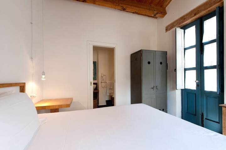 Room 4 of 60