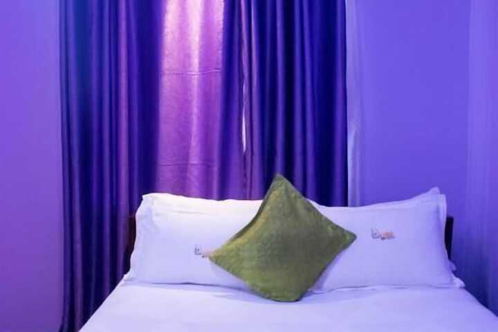 Room 4 of 66