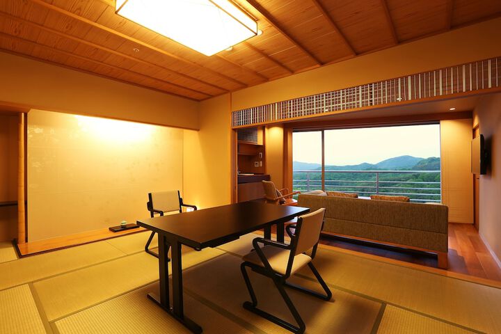 Room 5 of 79