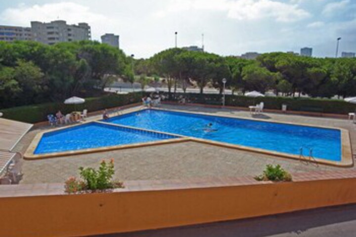Pool 10 of 21