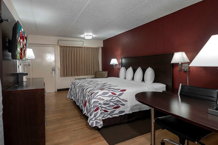 Superior King Bed (2 of 16)