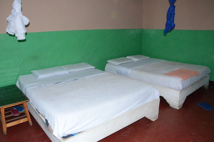 Room 6 of 14