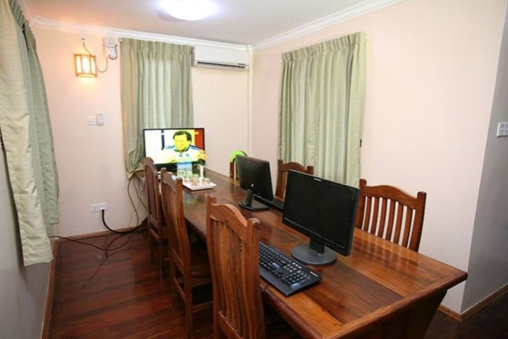 Business Center 19 of 24