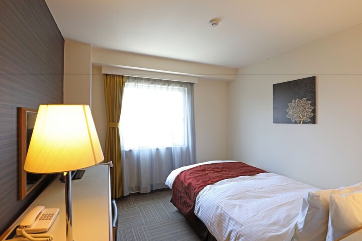 Room 6 of 34