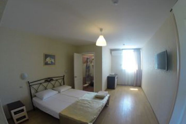 Room 96 of 176