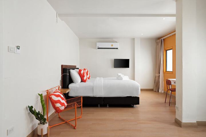Room 34 of 65