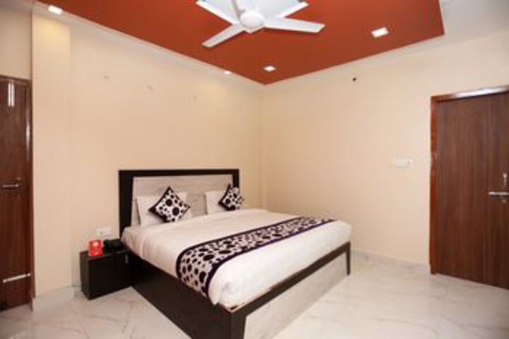 Room 9 of 24