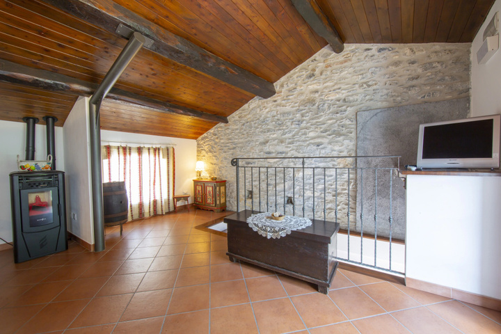 Room 4 of 15