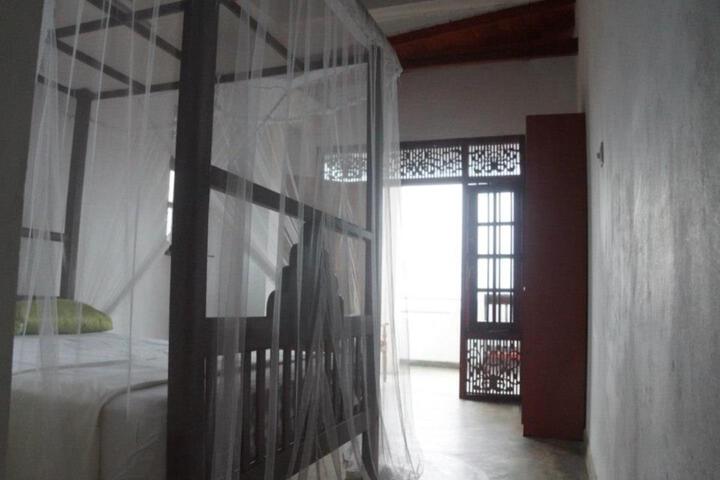 Room 3 of 6