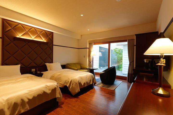 Room 7 of 83