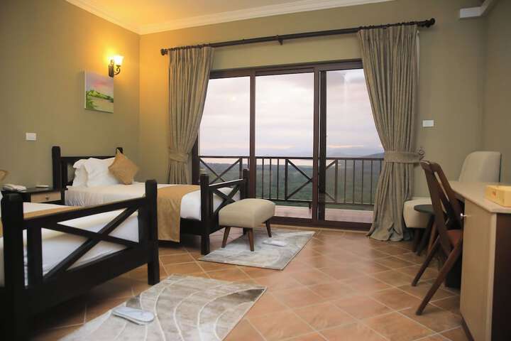 Room 27 of 120