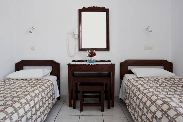 Room 8 of 31