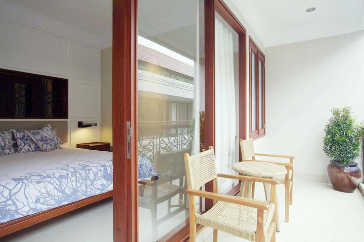 Room 9 of 47