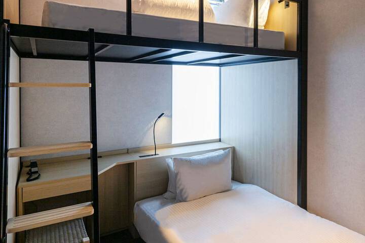 Room 4 of 51