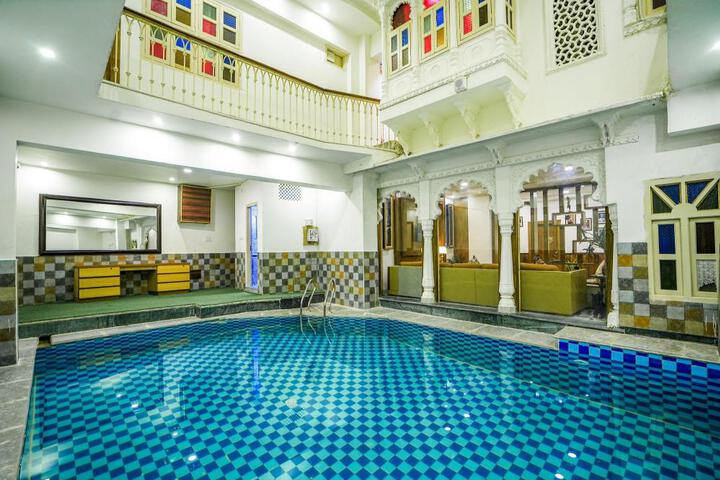 Royal Rafahiya - a Rooftop Lake View Hotel near lake Pichola