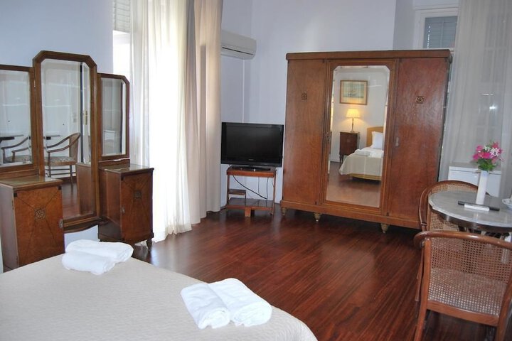 Room 42 of 91