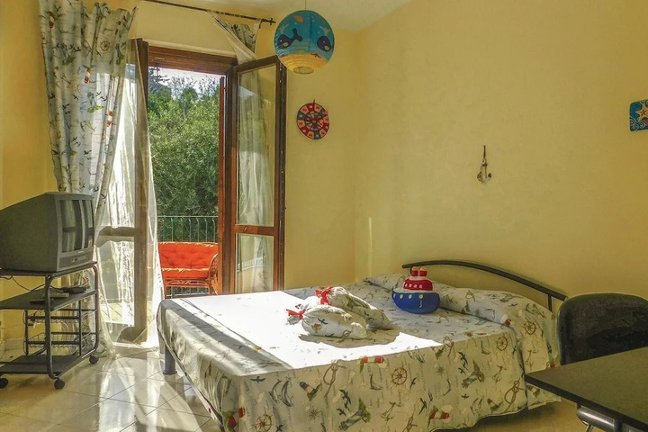 Room 2 of 13