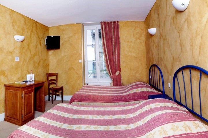 Room 4 of 43