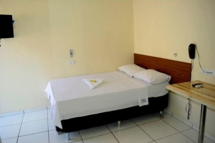 Room 9 of 10